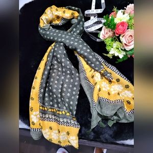 NEW Pretty Persuasions Scarf